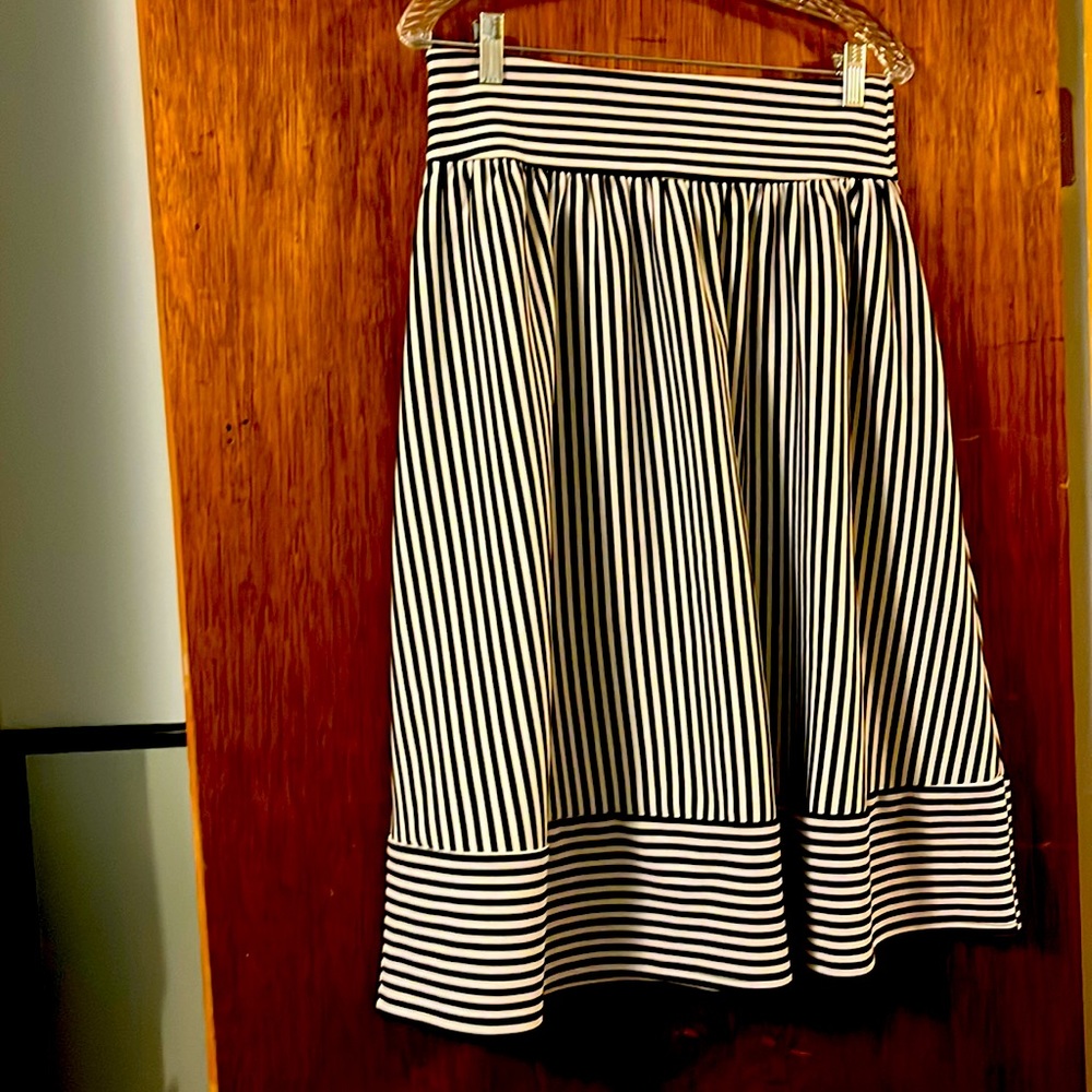 Forever 21 black and white striped mid calf length skirt